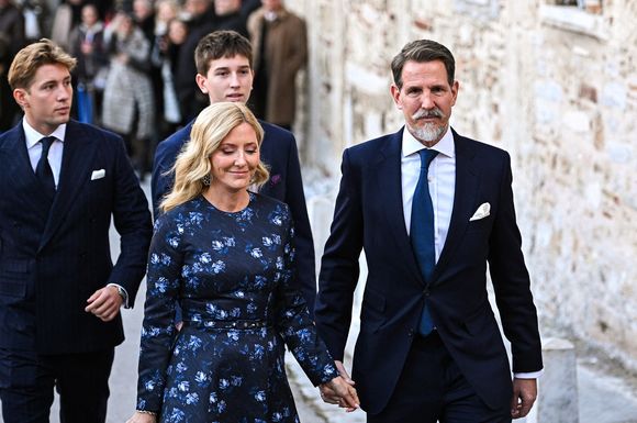 Pavlos, prince héritier de Grèce, Marie-Chantal, princesse héritière de Grèce, et leurs fils, le prince Constantine Alexioset le prince Aristides Stavors, arrivent au mariage royal du prince Nikolaos de Grèce avec Chrysi Vardinoyannis à Athènes, en Grèce, le 7 février 2025. Photo by Stefanos Kyriazis/ZUMA Press Wire/ABACAPRESS.COM