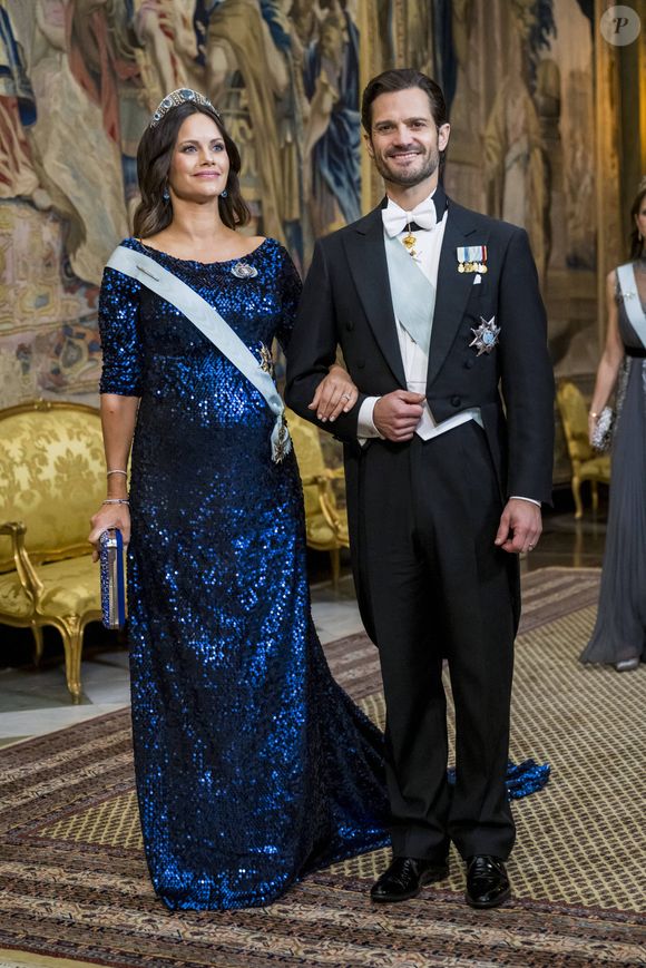 La princesse Sofia (enceinte), Le prince Carl Philip - Arrivée de la famille royale de Suède au dîner en l'honneur des lauréats du Prix Nobel 2024 au palais royal de Stockholm. Le 11 décembre 2024
Dana Press / Bestimage