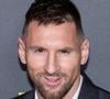 Derrière une immense baie vitrée, deux véhicules sont exposés dans un garage privé attenant au salon, avec vue sur l'océan Atlantique.

Lionel Messi - Photocall de la 67ème cérémonie du Ballon d’Or au Théâtre du Chatelet à Paris le 30 octobre 2023. © Cyril Moreau/Bestimage