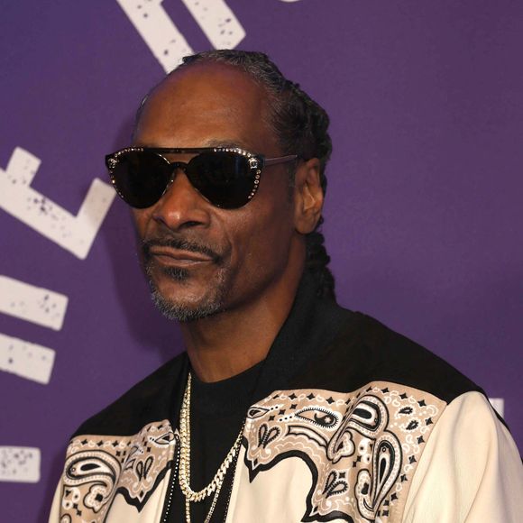 15 février 2025, New York, New York, USA : L'artiste de hip hop SNOOP DOGG vu à l'arrivée du concert SNL 50 - The Homecoming au Radio City Music Hall en célébration du 50ème anniversaire de l'émission Saturday Night Live. (Credit Image : © Nancy Kaszerman/ZUMA Press Wire)