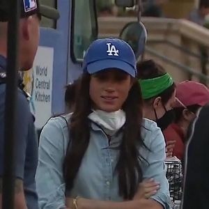 Le prince Harry et Meghan Markle se rendent au Pasadena Convention Center avec les services d secours et les victimes des incendies de Eaton à Los Angeles le 11 janvier 2025