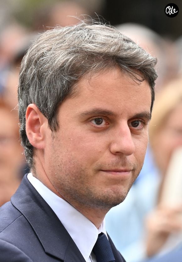 Gabriel Attal lors des obsèques de l'homme politique André Santini, décédé le lundi 1er juin à l'âge de 85 ans, en l'église Saint-Etienne d’Issy-les-Moulineaux, France, le 8 juin 2026.

© Christian Liewig/Bestimage