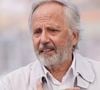 Mais elle va être réélue car ça plaît aux bobos. Je dis bravo!", avait-il déclaré au "Journal du dimanche". 

Fabrice Luchini - Photocall du film "Marcello Mio" (Compétition) lors du 77ème Festival International du Film de Cannes (14 - 25 mai 2024), le 22 mai 2024. 
© Moreau / Jacovides / Bestimage