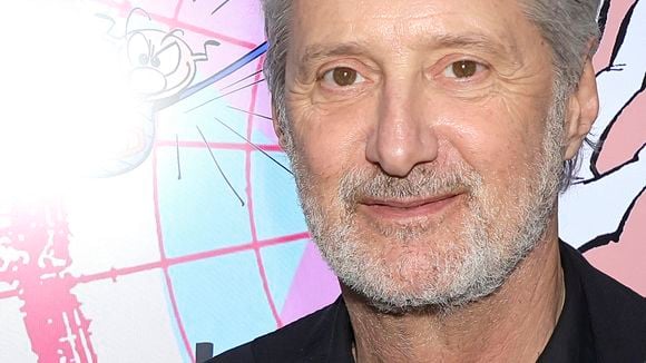 "Je me sens plus Trouvillais que Parisien" : Antoine de Caunes, propriétaire d'une maison en briques roses, évoque sa vie en Normandie