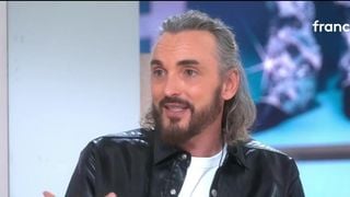 "Vous n’êtes pas digne d’exister" : Christophe Willem s’interroge sur les remarques reçues à l’adolescence