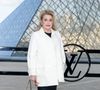 L’événement rendait hommage à la militante féministe Antoinette Fouque.

Catherine Deneuve au photocall du défilé Louis Vuitton "Collection Femme Prêt-à-Porter Automne/Hiver 2026-2027" lors de la Fashion Week de Paris, le 10 mars 2026

© Olivier Borde / Bestimage