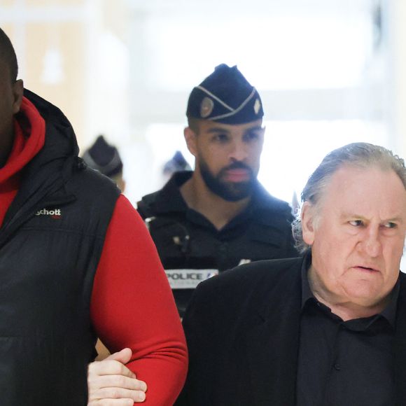 Gérard Depardieu -  Arrivées au procès de Gérard Depardieu pour agressions sexuelles sur deux femmes lors d'un tournage de film en 2021, au tribunal correctionnel de Paris.
Le 27 mars 2025.

© Clovis / Guignebourg / Bestimage