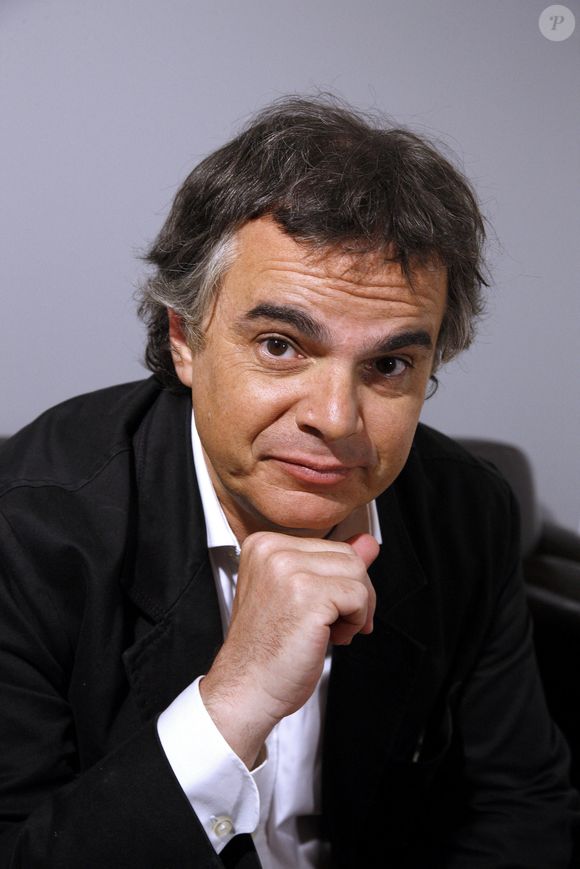 Alexandre Jardin pose lors d'une séance photo à Paris, France, en mai 2015. Photo par VIM/ABACAPRESS.COM