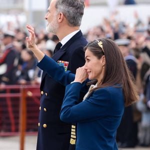 Le roi Felipe VI et la reine Letizia d'Espagne président les adieux du « Juan Sebastián de Elcano » avec l'Infante Leonor comme aspirante à Cadix - King Felipe, Farewell ceremony on the occasion of the departure of the training ship ‘Juan Sebastián de Elcano’ in the port of Cadiz, Spain, 11 January 2025. ( DANA-No: 02576829 )