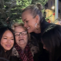 Entourée de Jade, Joy et de "mamie Rock", Laeticia Hallyday fait passer un message très important