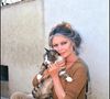 La Fondation assure que ces déplacements sont réalisés en accord avec Brigitte Bardot et pour le bien des animaux. 

Archives - Brigitte Bardot visite un local de la SPA. Frederic Herve / Bestimage