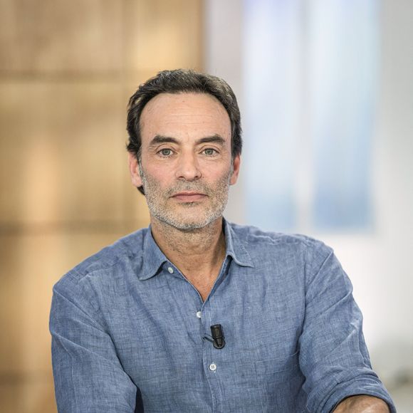 Exclusif - Anthony Delon - Anthony Delon fait la promotion de son livre "Bastingage" sur le plateau de l'émission "C à Vous" à Paris. © Cyril Moreau/Bestimage