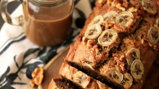 Ni beurre, ni huile, ni sucre : "J'ai servi ce gâteau à la banane à mes enfants, ils m'en ont redemandé"