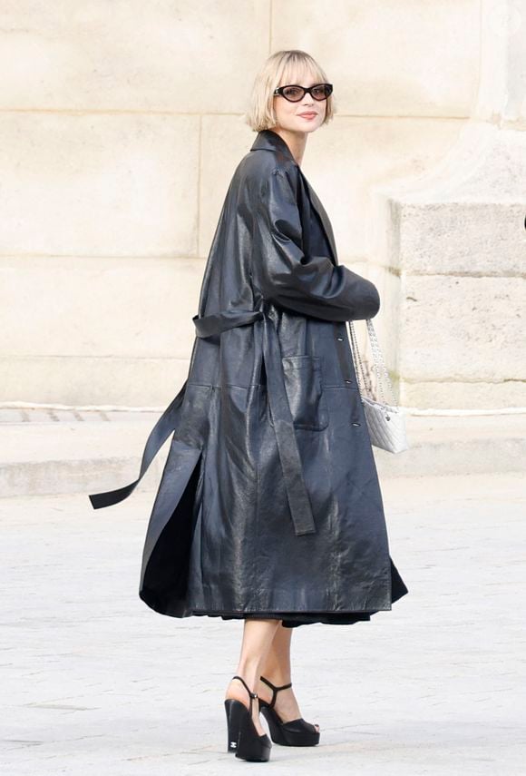 Angèle - Arrivées au défilé de mode féminine Chanel printemps-été 2025 lors de la Fashion Week de Paris (PFW), au Grand Palais, à Paris, France, le 1er octobre 2024. © Aubert-Clovis/Bestimage