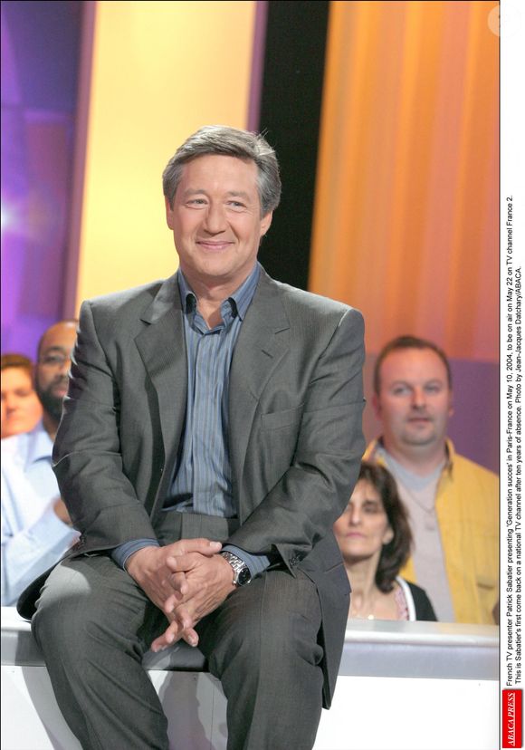 Le présentateur de télévision français Patrick Sabatier présente 'Génération succès' à Paris-France le 10 mai 2004. Photo par Jean-Jacques Datchary/Abaca