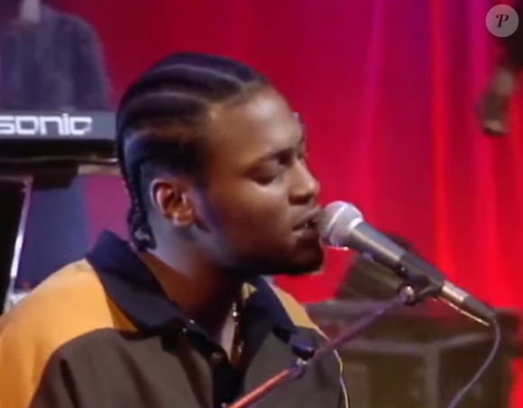 Le chanteur D'Angelo est mort à l'âge de 51 ans.
