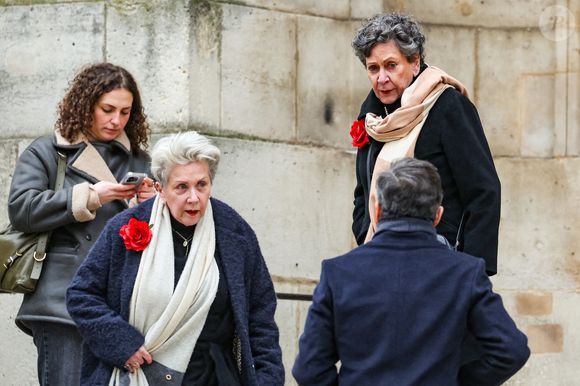Françoise Laborde et Geneviève Laborde, les soeurs de la défunte - Arrivées aux obsèques de C.Laborde en l’église Saint-Roch à Paris, le 6 février 2025. Décédée le 28 janvier 2025 à l'âge de 73 ans, l'ancienne présentatrice météo de TF1 (1988 - 2017) était atteinte de la maladie neurodégénérative à corps de Lewy.
© Jacovides - Moreau / Bestimage
