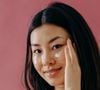 Les patchs pour les yeux s'imposent comme la solution ciblée idéale pour traiter la zone à la source. Pexels/polina-kovaleva