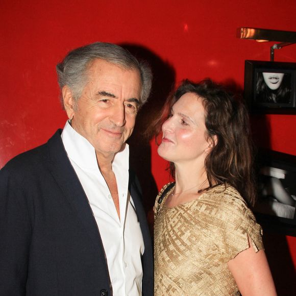 Bernard Henri-Lévy séparé d'Isabelle, la mère de sa fille Justine

Bernard-Henri Lévy et sa fille Justine lors de la remise du prix littéraire Castel au restaurant Castel à Paris.

© Philippe Baldini / Bestimage