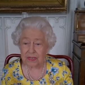 La reine Elisabeth II d’Angleterre a effectué une visite virtuelle au ministère des Affaires étrangères et du Commonwealth (FCO) pour le dévoilement de son nouveau portrait.