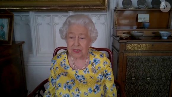 La reine Elisabeth II d’Angleterre a effectué une visite virtuelle au ministère des Affaires étrangères et du Commonwealth (FCO) pour le dévoilement de son nouveau portrait.