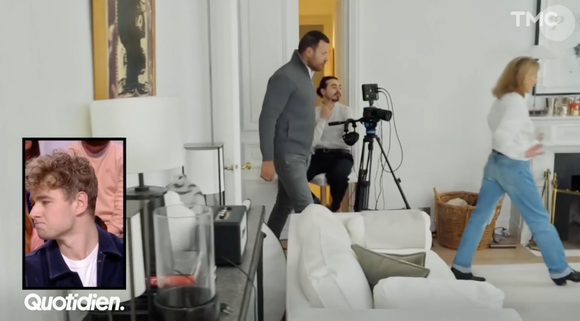 Claire Chazal dévoile l'intérieur de son appartement sur sa chaîne Youtube.