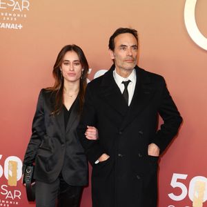 Liv, la benjamine des filles d'Anthony Delon, s'est lancée professionnellement dans un univers que son papa et son regretté grand-père connaissent très bien !


Anthony Delon et sa fille Liv - Photocall de la 50ème édition de la cérémonie des César à l'Olympia à Paris, France © Dominique Jacovides - Olivier Borde / Bestimage