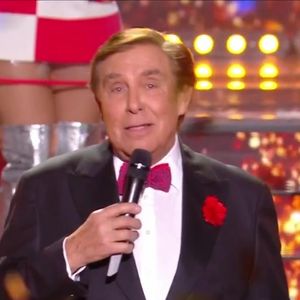 Et de clarifier pour le public et les téléspectateurs : "Palais des Congrès !" "Au Palais des Congrès évidemment ! 

Miss France 2025, sur TF1