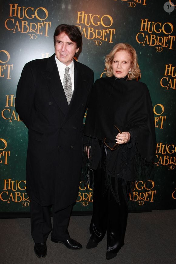 Sylvie Vartan et Tony Scotti assistent à l'avant-première française de 'Hugo Cabret' à l'UGC Normandie à Paris, France, le 6 décembre 2011. Photo Denis Guignebourg/Abaca