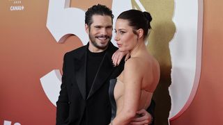 Ne lui dites surtout pas qu'elle est en concurrence avec François Civil ! Adèle Exarchopoulos s'exprime sur son compagnon avant leur face à face