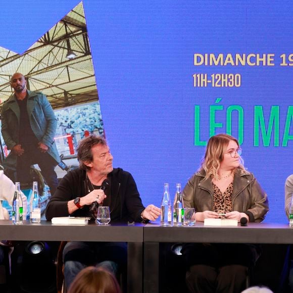 est la star de ce jeudi soir avec son équipe

Alexandre Achdjian, Jean-Luc Reichmann, Lola Dubini, Stomy Bugsy de la série Léo Matteï, Brigade des mineurs - 6 ème édition du Festival Séries Mania à Lille, France, le 19 mars 2023. © Christophe Aubert via Bestimage
