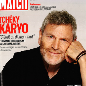 Tchéky Karyo en couverture de "Paris Match", numéro du 6 novembre 2025.