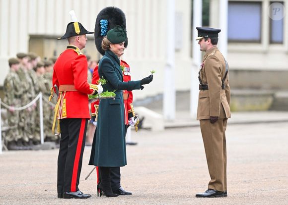 Catherine (Kate) Middleton, princesse de Galles, colonel des Irish Guards, visite le régiment lors du défilé de la Saint-Patrick à la caserne Wellington de Londres, Royaume Uni, le 17 mars 2025. © Zahu/Backgrid UK/Bestimage