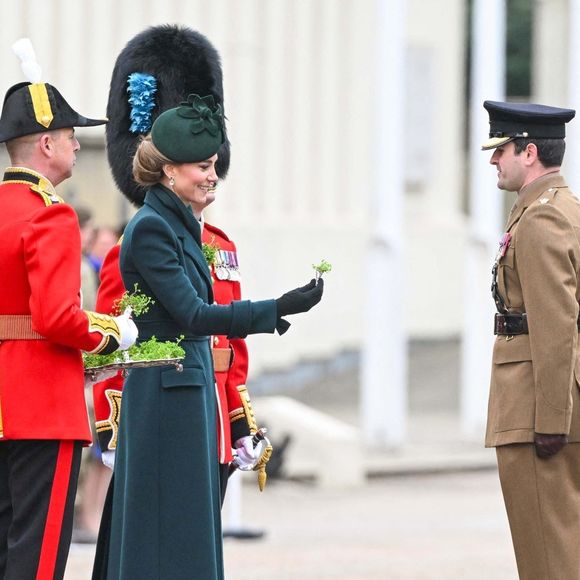 Catherine (Kate) Middleton, princesse de Galles, colonel des Irish Guards, visite le régiment lors du défilé de la Saint-Patrick à la caserne Wellington de Londres, Royaume Uni, le 17 mars 2025. © Zahu/Backgrid UK/Bestimage
