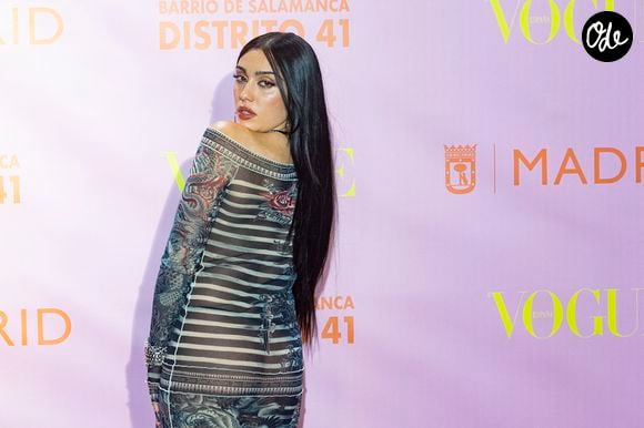 Malgré l’insistance de Lourdes, l’animateur a refusé de se séparer de son fidèle compagnon.

Lourdes Leon porte une robe transparente au photocall de la soirée Vogue Fashion à Madrid le 21 septembre 2023. © Action Press / Bestimage
