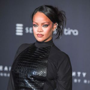Et pour se régaler comme Riri, il faut y mettre le prix. Un dîner avec entrée, plat signature, dessert et un bon vin fait rapidement grimper l'addition à plus de 100 voire 150 euros par personne. 

Mumbai, INDE La superstar mondiale est éblouissante dans une robe Alaïa moulante lors de la soirée organisée pour le lancement de Fenty Beauty à Mumbai, en Inde.



Sur la photo : Rihanna