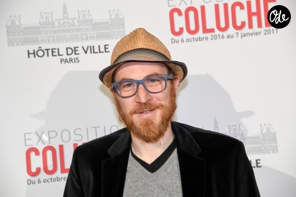 Son frère cadet, Marius Colucci, a quant à lui suivi les traces de son père en devenant comédien

Marius Colucci - Vernissage presse de l'exposition "Coluche" à l'Hôtel de Ville de Paris le 5 octobre 2016. © Pierre Perusseau/Bestimage