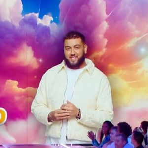 Pour rappel, le jeune homme partageait un secret commun avec Célia : "Nous sommes les gardiens de la transparence". 

Aïmed face à Christophe Beaugrand lors de la demi-finale de "Secret Story" ce jeudi 31 juillet 2025 (Capture d'écran TFX)