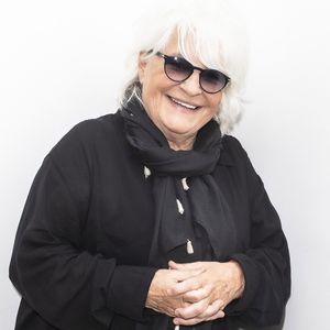 À 80 ans, Catherine Lara, l’une des voix emblématiques de la chanson française, a choisi de s’installer définitivement à Montainville, dans les Yvelines près de Thoiry

Catherine Lara - Enregistrement de l'émission "TPMP (Touche Pas à Mon Poste)", présentée par C.Hanouna et diffusée en direct sur C8 le 20 octobre
Photo par Jack Tribeca / Bestimage