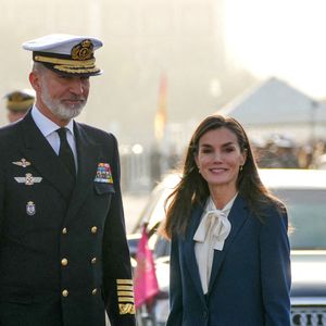 Dans une vidéo Instagram, le monarque a remercié les services d’urgence et les volontaires pour leurs efforts face à ces incendies dévastateurs. 

Le roi Felipe VI et la reine Letizia d'Espagne président les adieux du « Juan Sebastián de Elcano » avec l'Infante Leonor comme aspirante à Cadix - 11 janvier 2025
Francisco J. Olmo / Europa Press