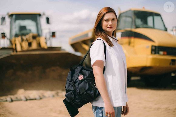Elle partage sa vie avec Andrew Lococo, rencontré en 2020 et épousé en mars 2022.

La comédienne Bonnie Wright ("Harry Potter") pose pour la nouvelle campagne de pub de Prada, vantant sa gamme de sacs en nylon. Milan. 1er juillet 2019
Prada via Bestimage
