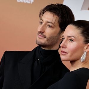 Un anniversaire qu'il devrait sans doute fêter dans un premier temps en famille, aux côtés de sa belle Natasha, et de leurs deux filles, Lola, née en 2017 et Billie, née en 2019. 

Pierre Niney et Natasha Andrews - Photocall de la 50ème édition de la cérémonie des César à l'Olympia à Paris, France, le 28 février 2025 © Dominique Jacovides - Olivier Borde / Bestimage