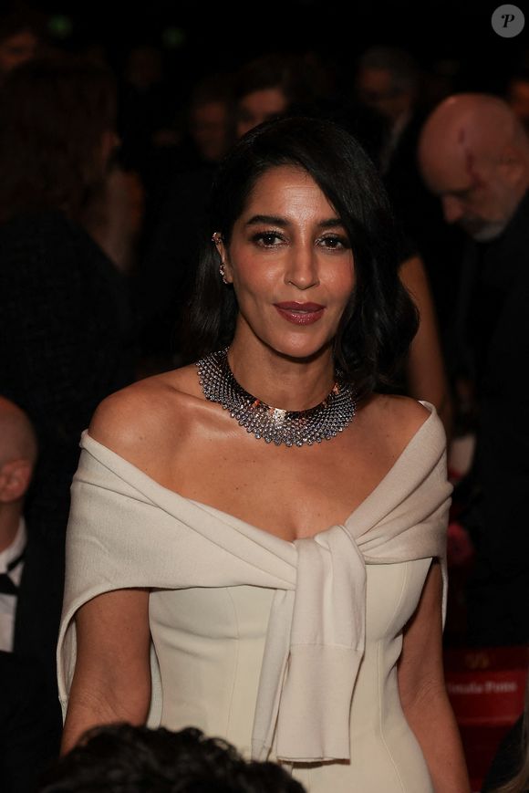 Leïla Bekhti a choisi la douceur d’une robe beige Ami signée Alexandre Matiussi, sublimée par des bijoux Chaumet.

Leïla Bekhti lors de la 51e cérémonie des César du cinéma qui s'est tenue à l'Olympia le 26 février 2026, à Paris, France. 

Photo par Nasser Berzane/ABACAPRESS.COM
