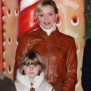 La princesse Charlene de Monaco avec ses enfants, le prince héréditaire Jacques et la princesse Gabriella, a Inauguré le traditionnel Marché de Noël de Monaco, le 6 décembre 2024. © JC VINAJ / Pool Monaco / Bestimage