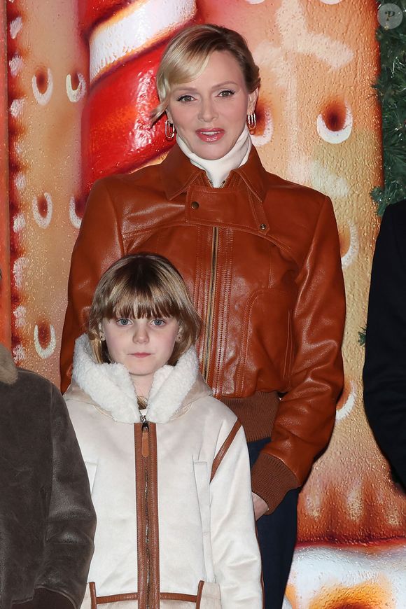 La princesse Charlene de Monaco avec ses enfants, le prince héréditaire Jacques et la princesse Gabriella, a Inauguré le traditionnel Marché de Noël de Monaco, le 6 décembre 2024. © JC VINAJ / Pool Monaco / Bestimage