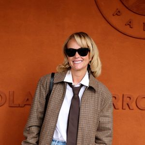 Cette vente va permettre à la photographe de rembourser ses dettes au fisc,

Laeticia Hallyday au village lors des Internationaux de France de Tennis de Roland Garros 2025, à Paris, France, le 6 juin 2025. © Jacovides-Moreau/Bestimage