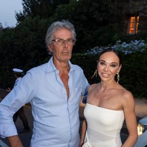 Dominique Desseigne et sa compagne Alexandra Cardinale au spectacle de Dany Boon "Clown n'est pas un métier" lors du 41ème Festival de Ramatuelle le 12 août 2025.
© Cyril Bruneau / Bestimage