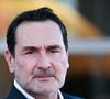 Il s’agit d’un anglicisme désignant le fait de faire défiler des images sur un écran numérique.

Gilles Lellouche lors du tapis rouge de clôture du 82ème Festival International du Film de Venise au Lido de Venise, Italie, le 06 septembre 2025. Photo by Aurore Marechal/ABACAPRESS.COM
