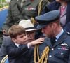 Le prince William a fait quelques confidences au sujet de ses enfants.

Le prince Louis et le prince de Galles, le prince William, avant la procession militaire pour le 80e anniversaire du jour de la Victoire en Europe, au palais de Buckingham, dans le centre de Londres, au Royaume-Uni © Lock Stephen/I-Images/ABACA