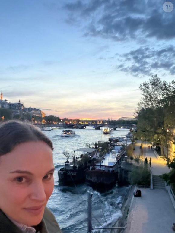 Natalie Portman montre un pan de sa vie à Paris

Natalie Portman a partagé plusieurs photos de sa vie à Paris sur Instagram.